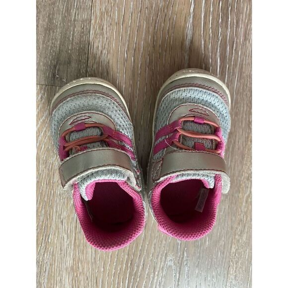 Stride Rite Girls Pink Size 4 Shoes - Picture 2 of 7